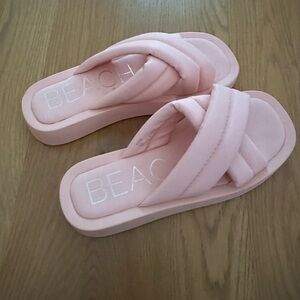 Beach brand slides size 8 new without tags